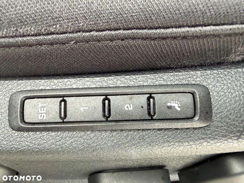 Volkswagen Passat 1.8 TSI DSG Comfortline - 24