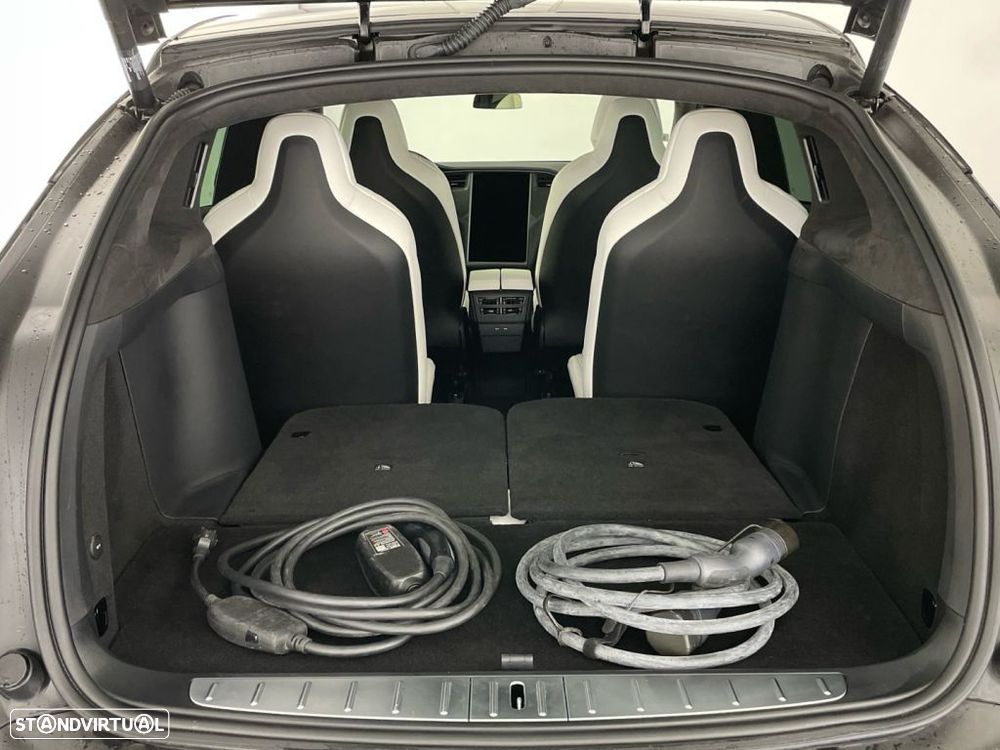 Tesla Model X P100D - 13