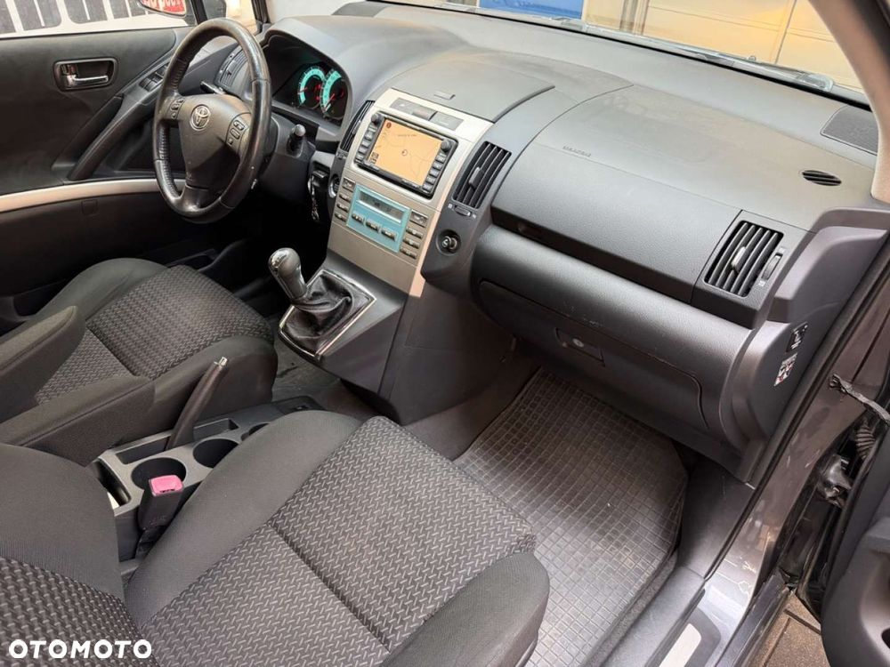 Toyota Corolla Verso 2.2 D-4D Premium + 7os - 37