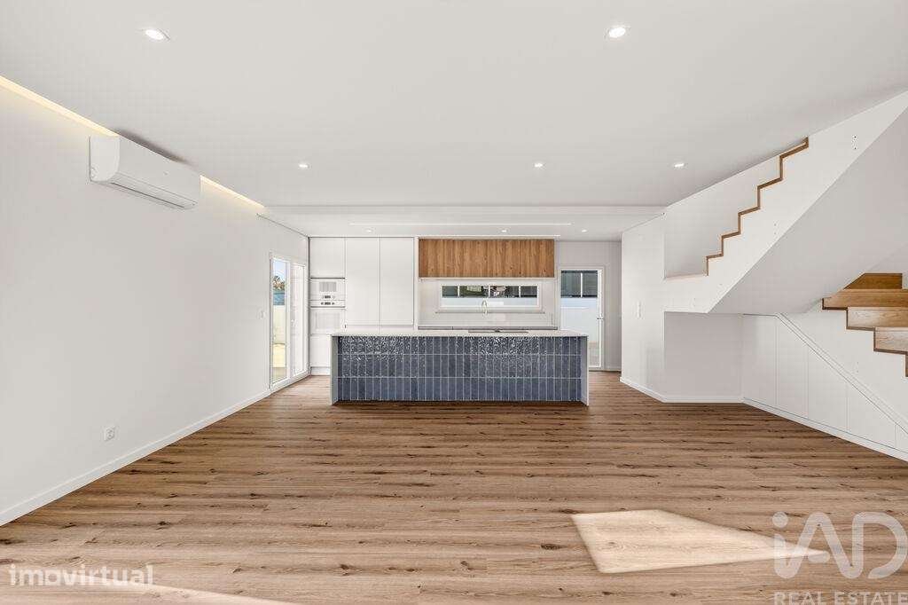 Casa / Villa T4 em Charneca de Caparica e Sobreda - Grande imagem: 5/33