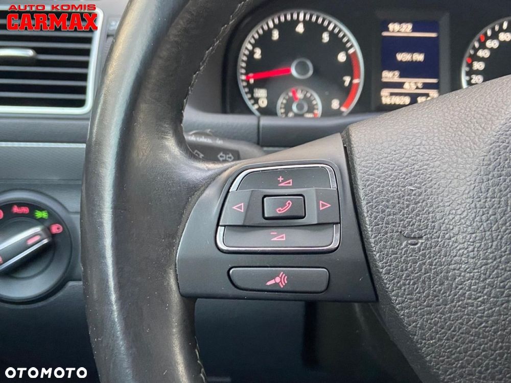 Volkswagen Touran - 15