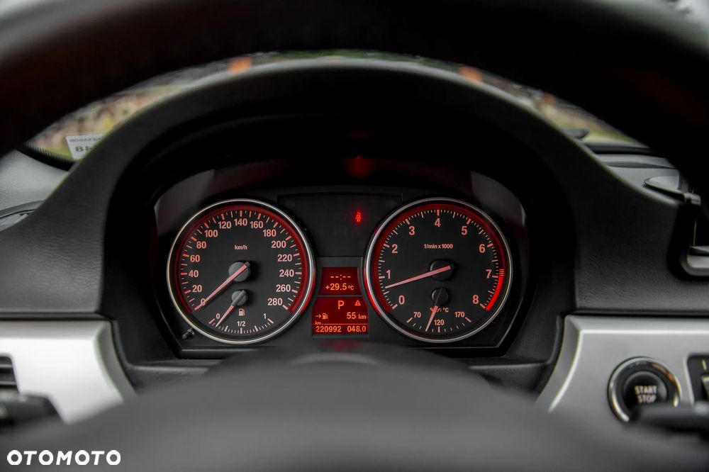 BMW Seria 3 335i xDrive Edition Exclusive - 24