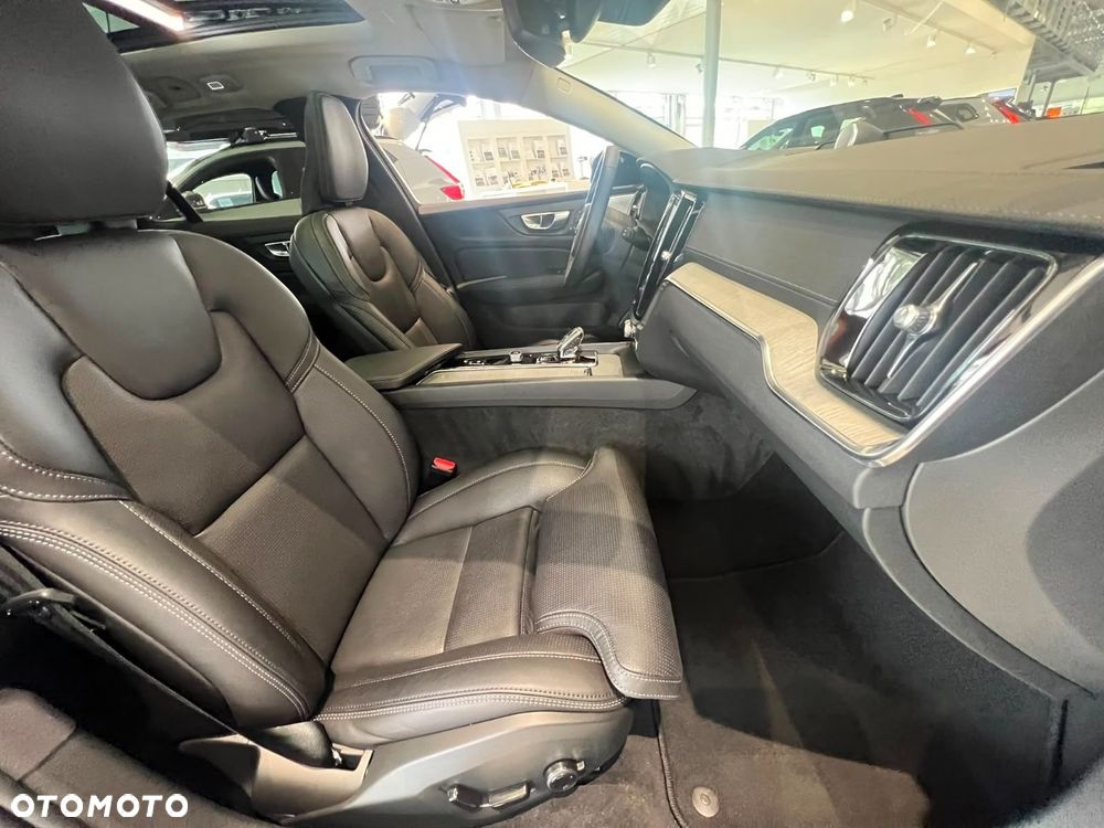 Volvo V60 B4 B Ultimate Dark - 16