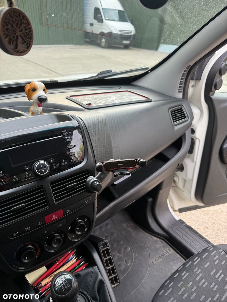 Opel Combo - 25