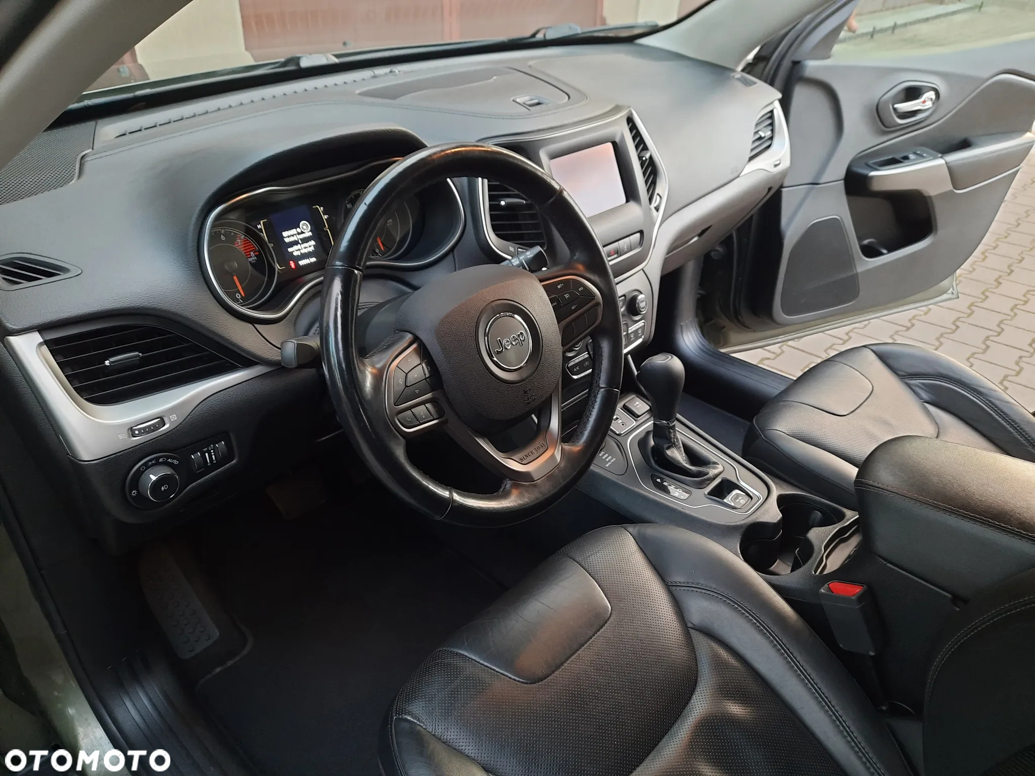 Jeep Cherokee - 6