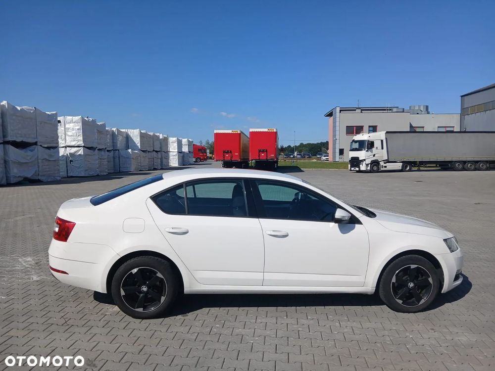 Skoda Octavia ver-1-6-tdi-ambition - 4