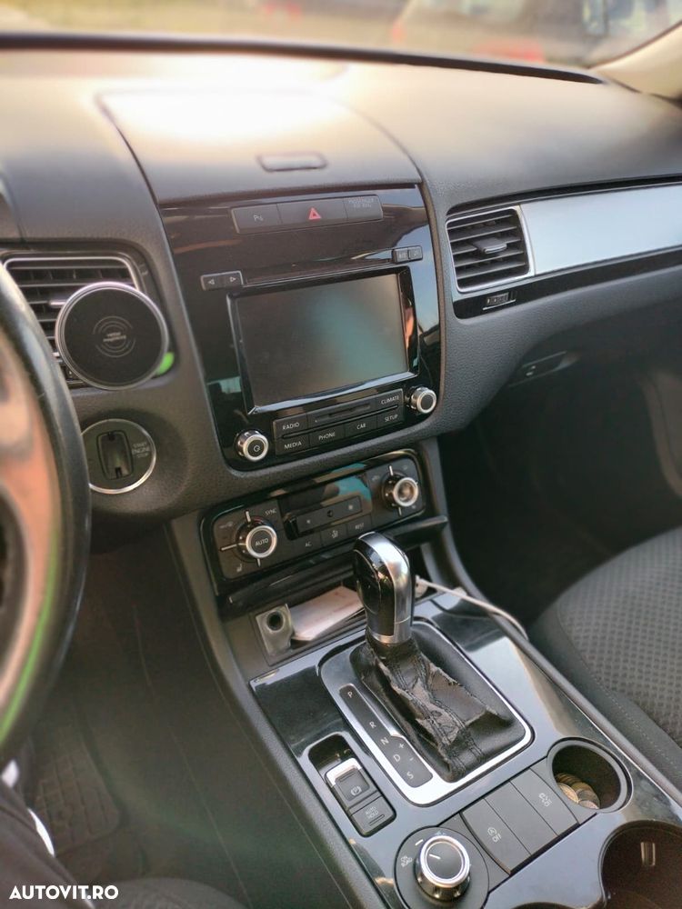 Volkswagen Touareg 3.0 V6 TDI BMT - 11