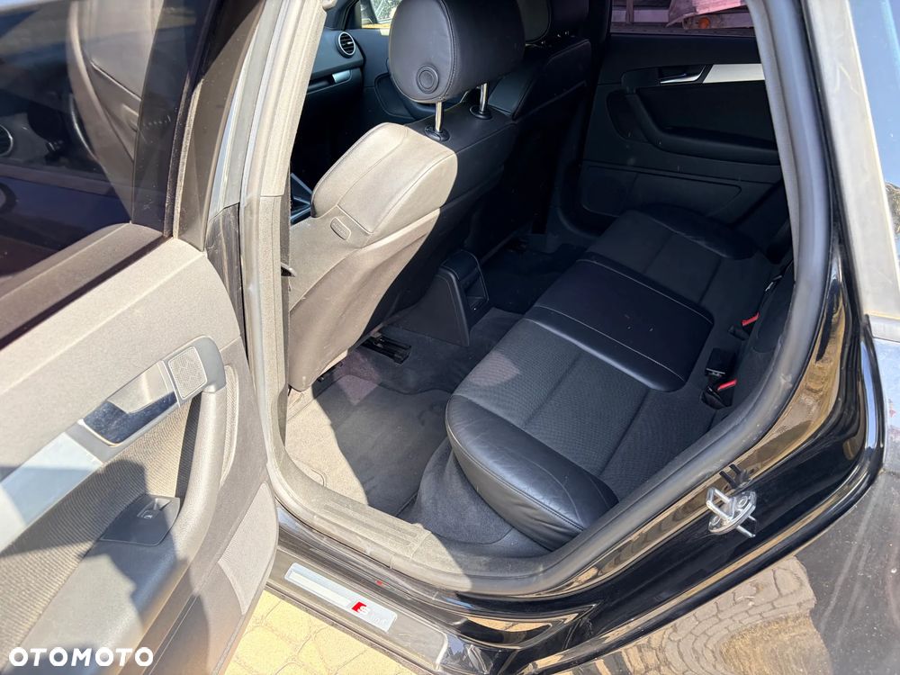 Audi A3 Sportback 2.0 TDI DPF S line Sportpaket plus - 7