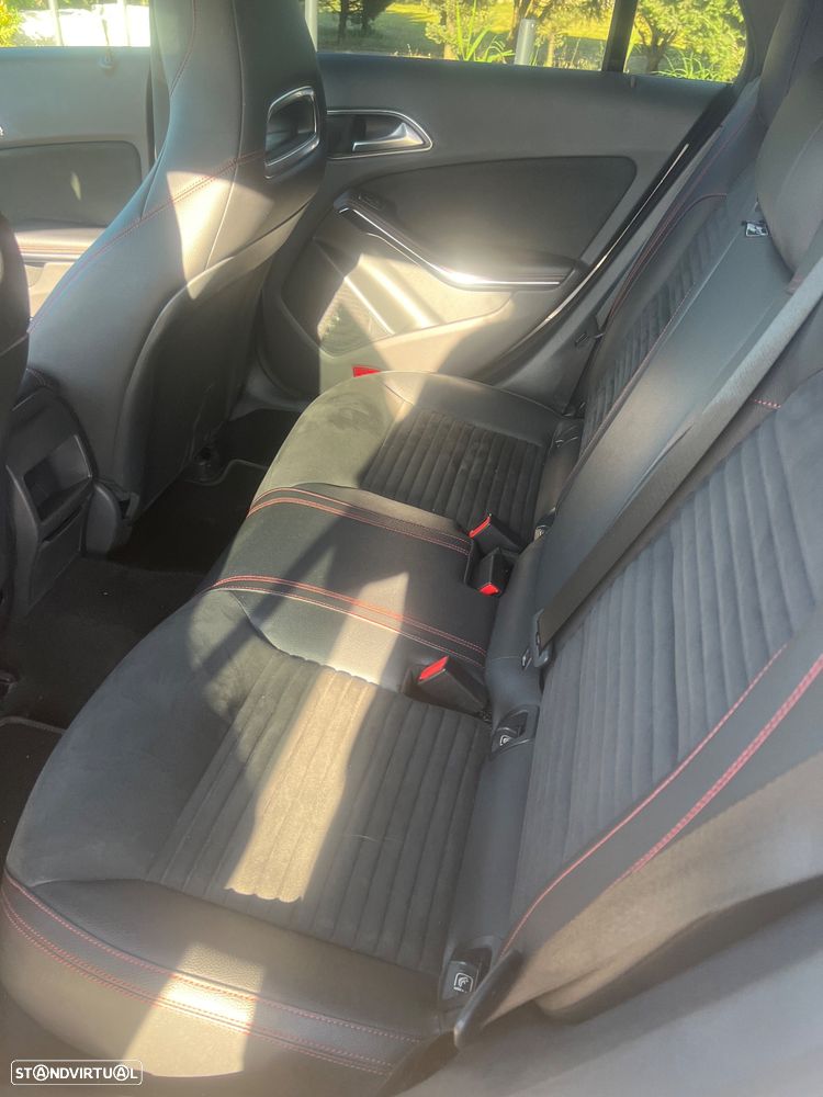 Mercedes-Benz CLA 180 - 13