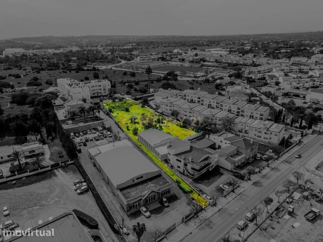 Terreno com 2.250 m², sendo 1.350 m² URBANOS . Possibilidade de constr - Grande imagem: 3/17