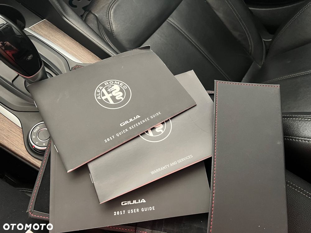 Alfa Romeo Giulia 2.0 Turbo 16V AT8 Veloce Ti - 25