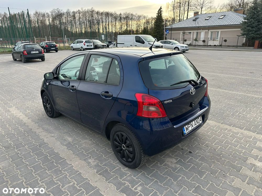 Toyota Yaris 1.3 Luna A/C - 3