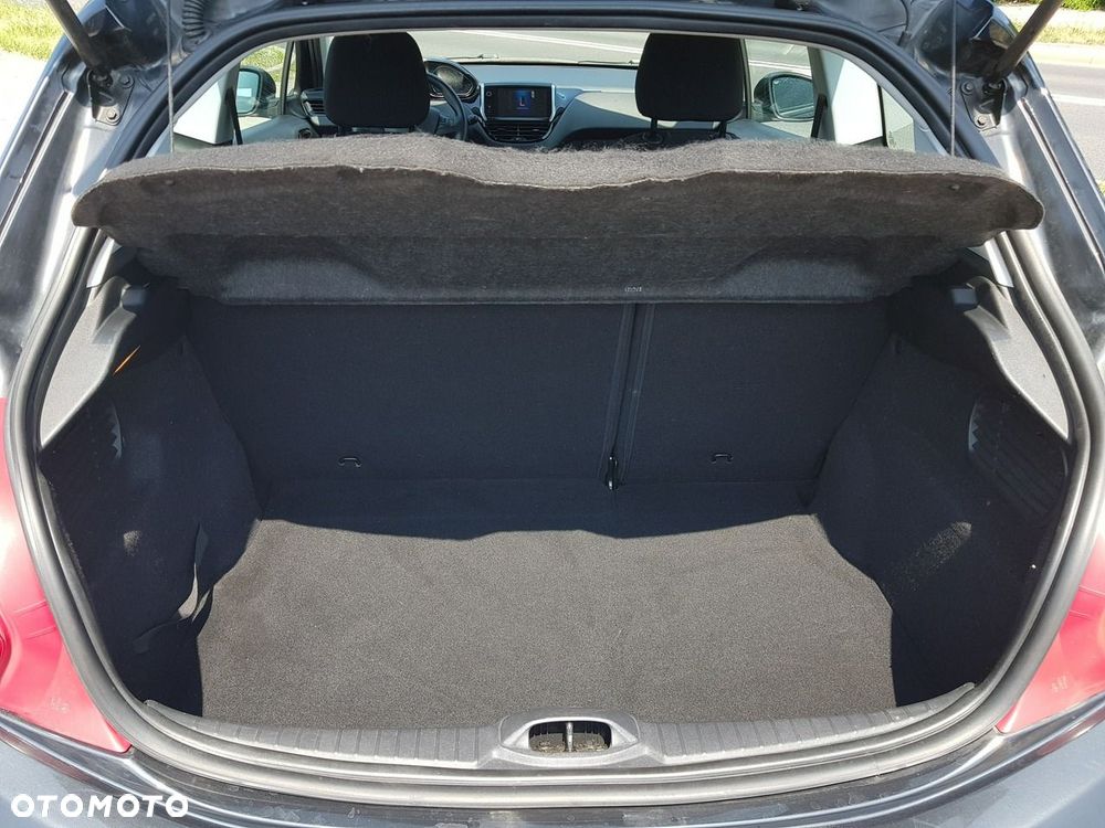 Peugeot 208 - 14