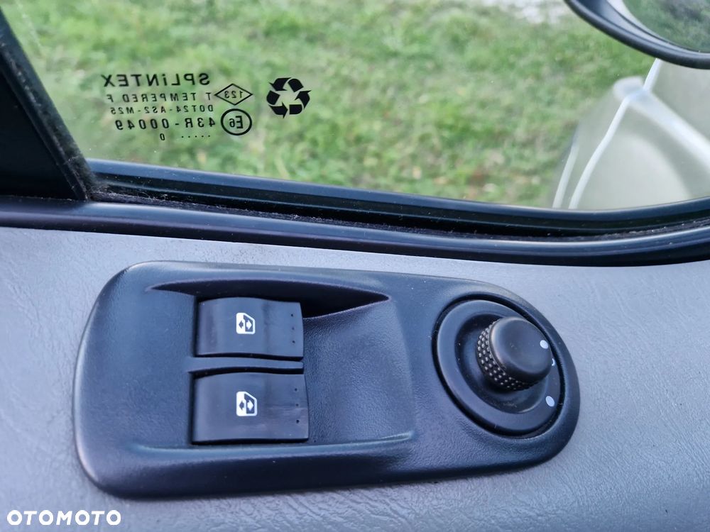 Opel Vivaro - 14
