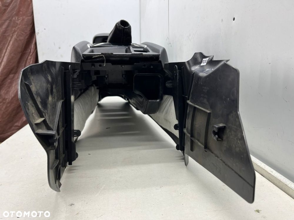 Tunel środkowy Nissan X-Trail III T32 Rogue 13-21r. podłokietnik obudowa uchwyty na kubki mieszek - 16