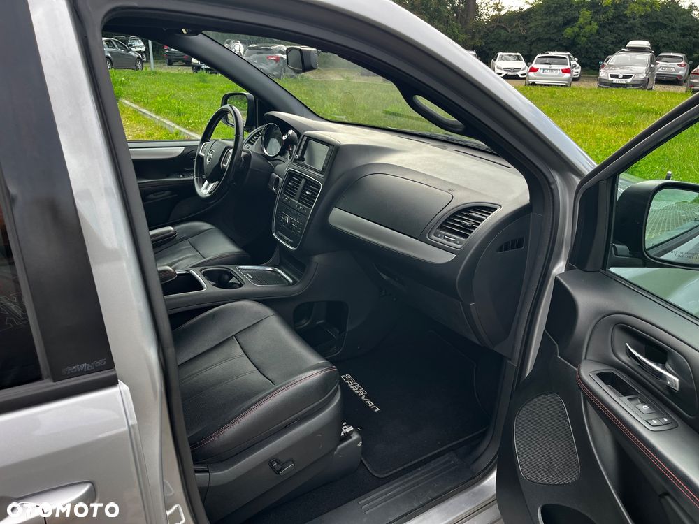 Dodge Grand Caravan 3.6 R/T - 13