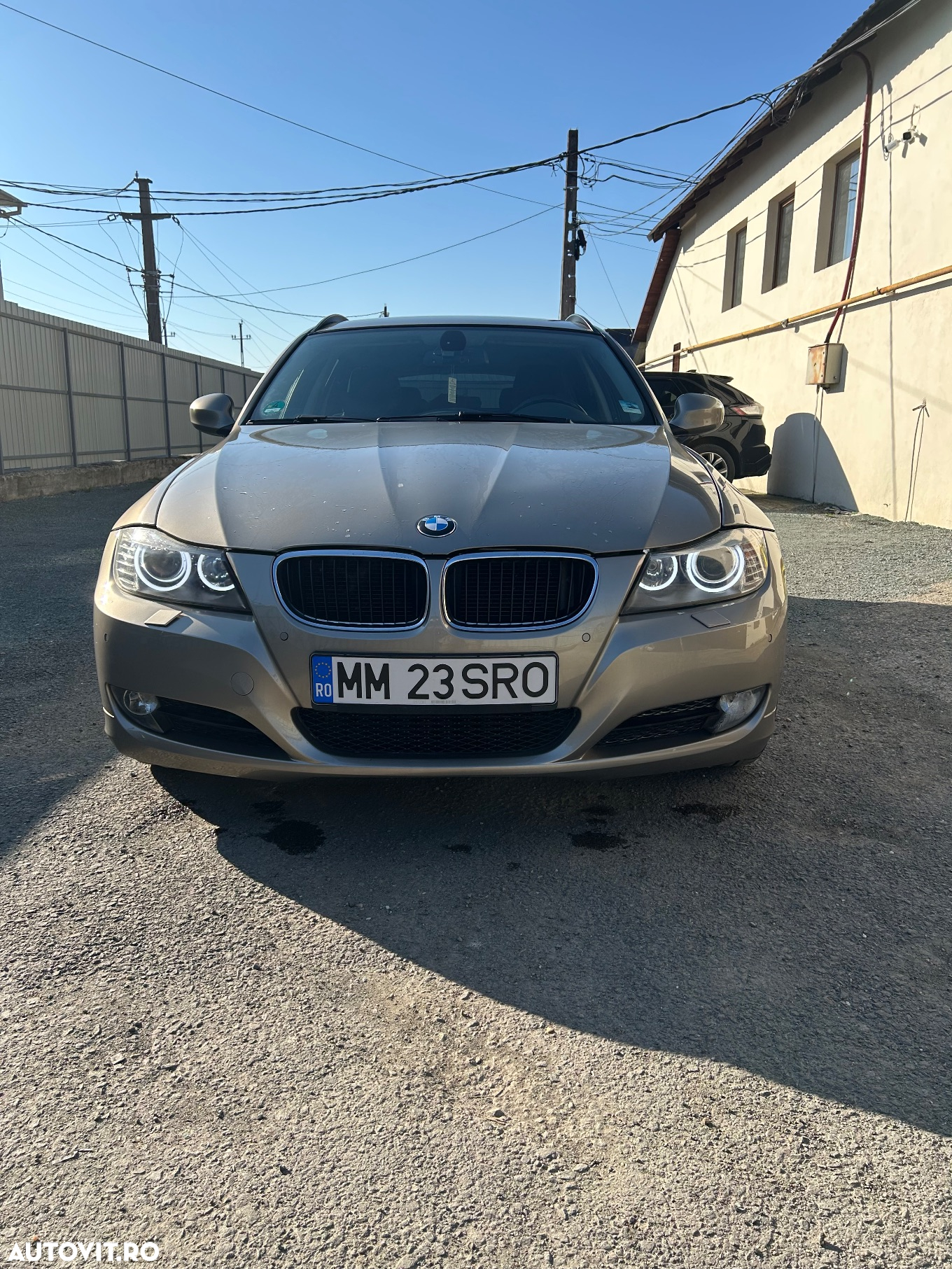 BMW Seria 3 318d DPF Touring Aut. - 10