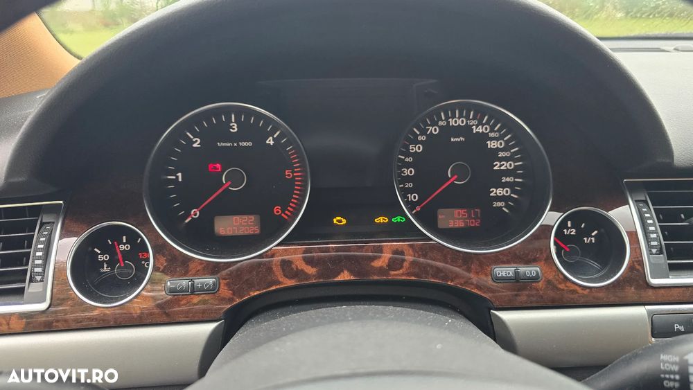 Audi A8 - 12