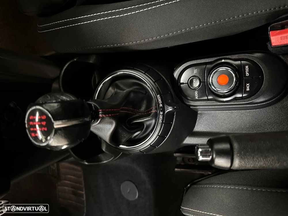 MINI 5 Portas One D - 16