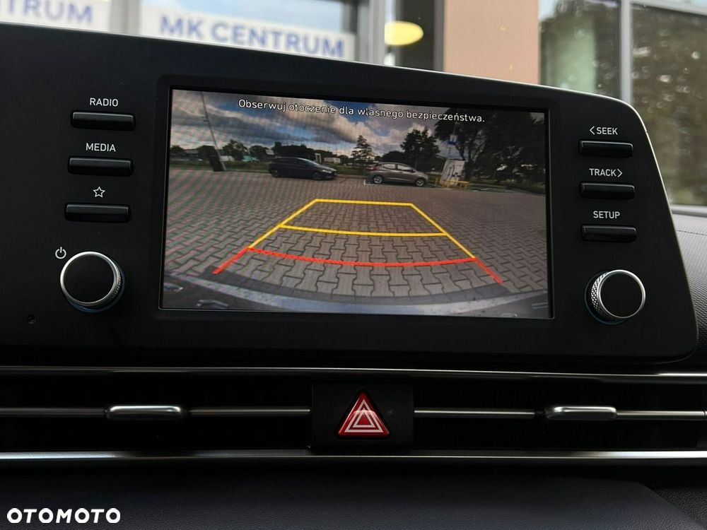 Hyundai Elantra - 22