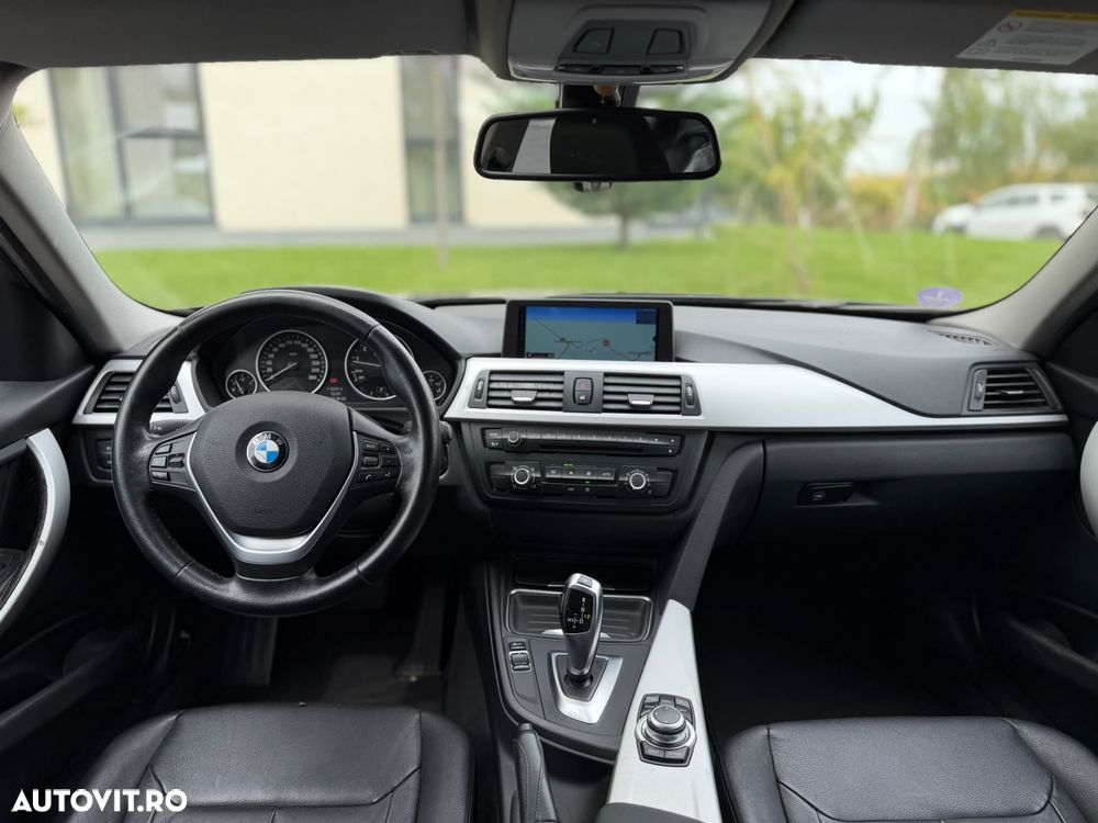 BMW Seria 3 320i Aut. Sport Line - 11