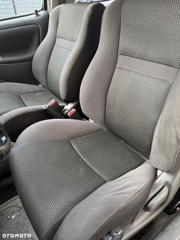 Toyota Yaris - 15