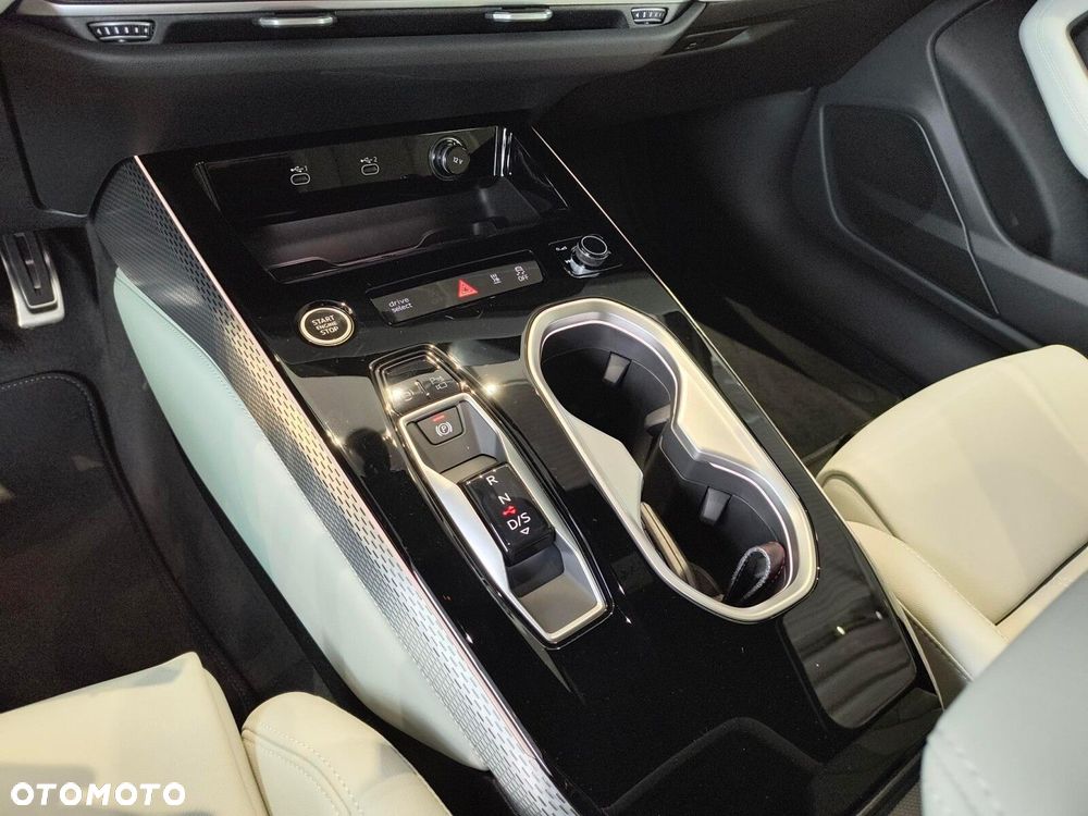 Audi A6 Avant - 16