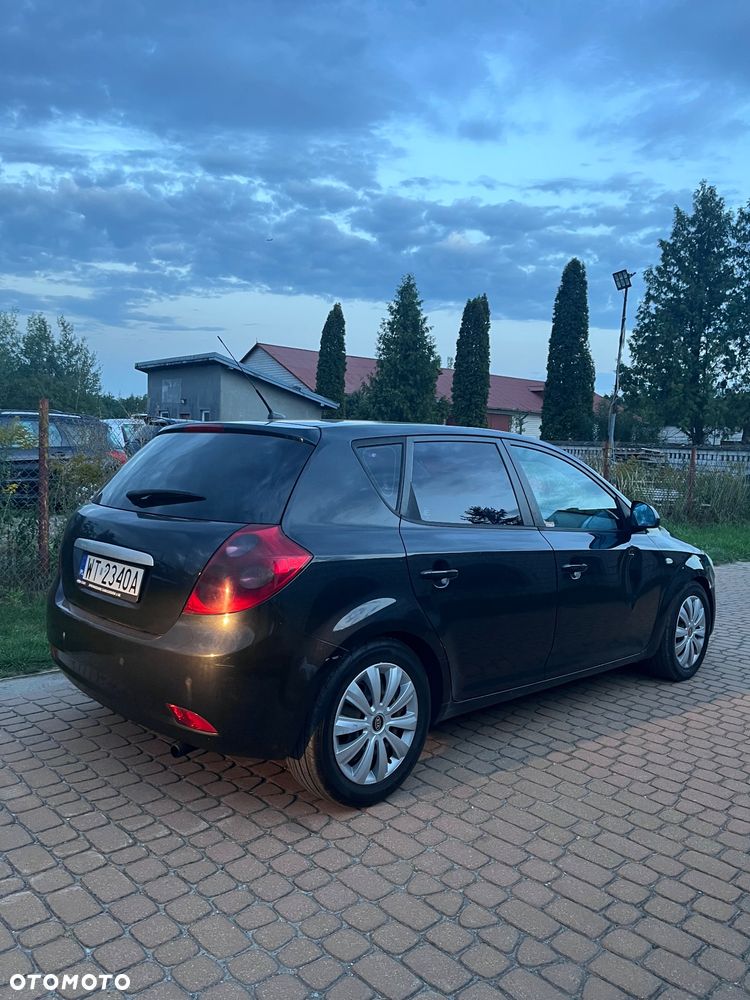 Kia Ceed 1.6 Crdi Comfort + - 4
