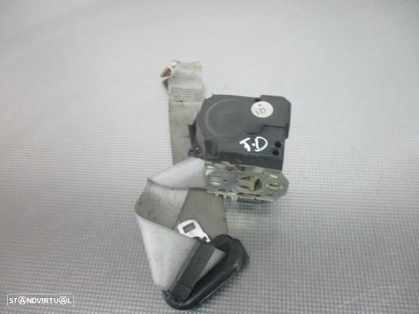 Cinto Tras Dto Mercedes-Benz C-Class (W203) - 2