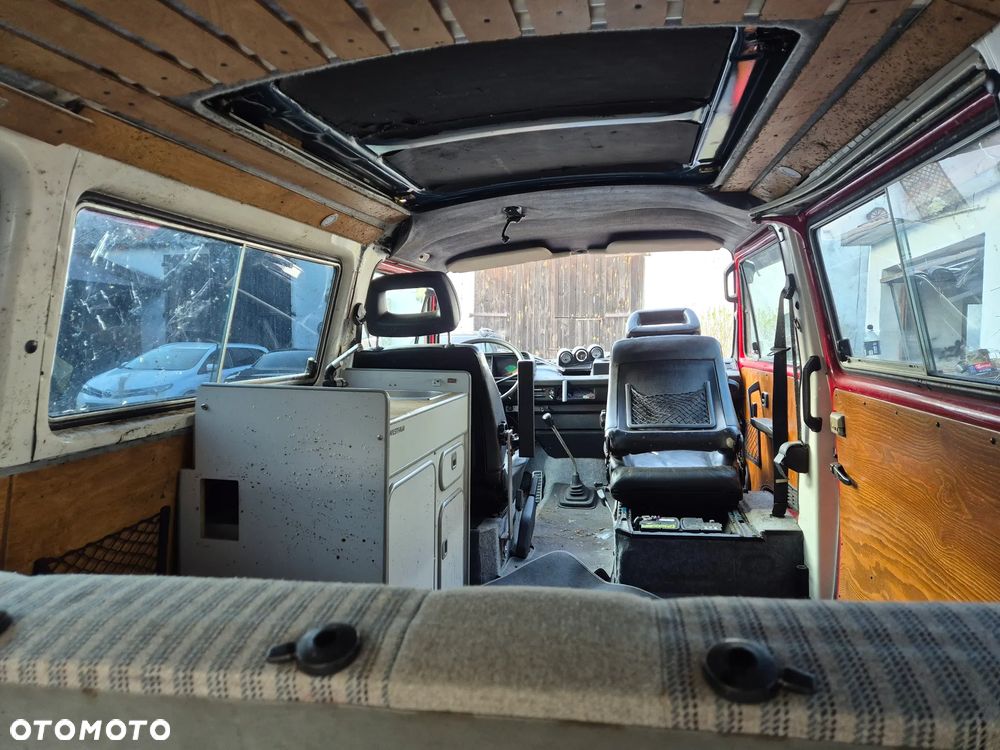 Volkswagen Transporter - 16