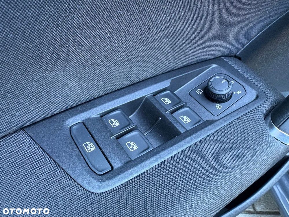 Volkswagen Touran - 20