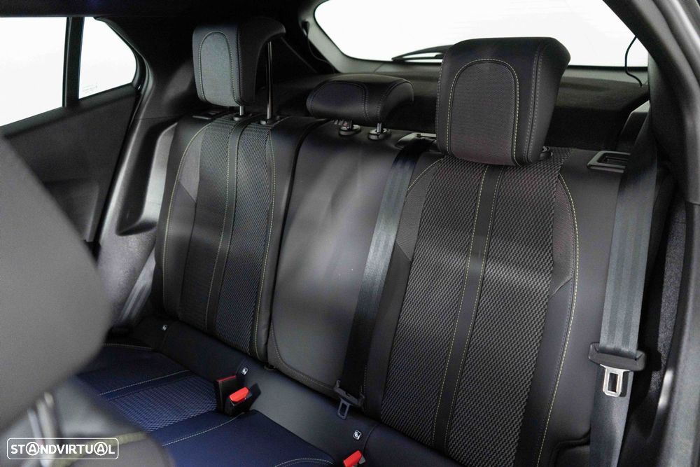 Peugeot 2008 1.2 PureTech GT EAT8 - 9