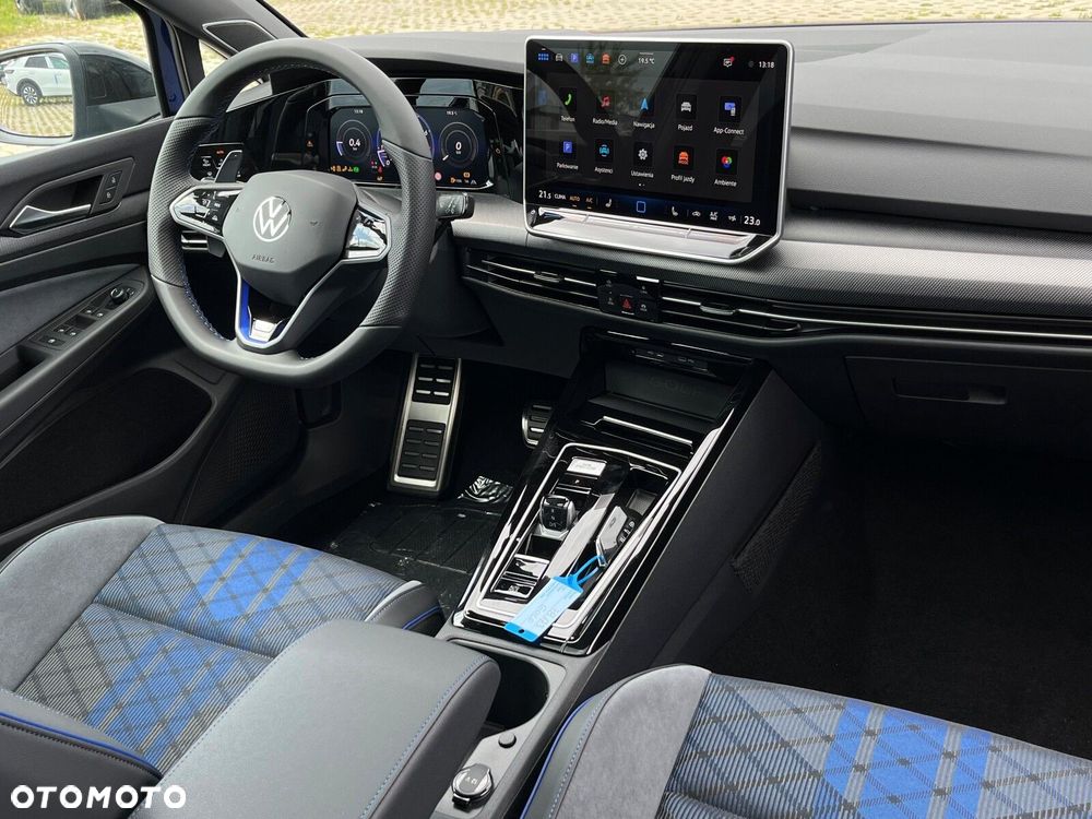 Volkswagen Golf - 8