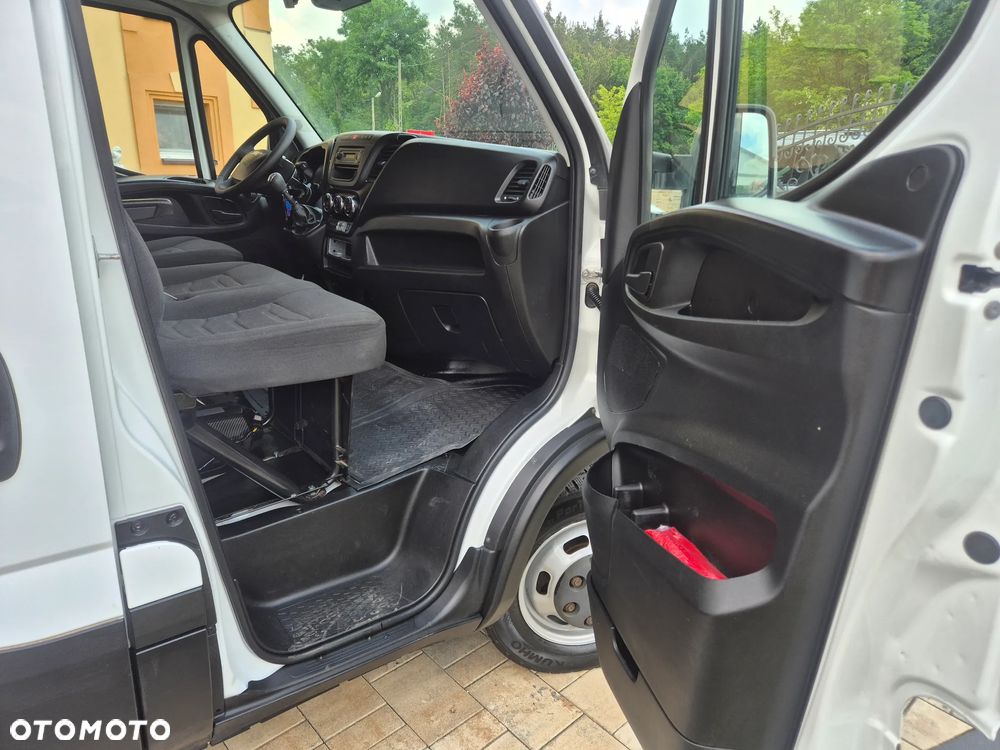 Iveco IVECO 35C15 BRYGADÓWKA KLIMATRONIK WEBASTO BLOKADA MOSTU - 18