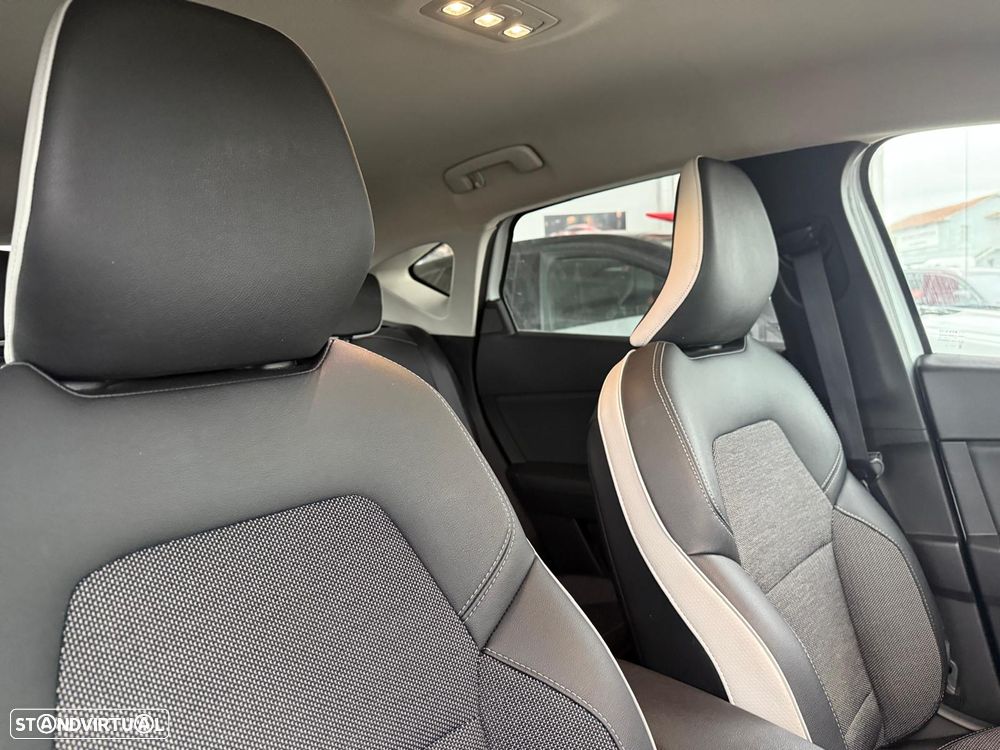 Renault Captur 1.0 TCe Exclusive - 38