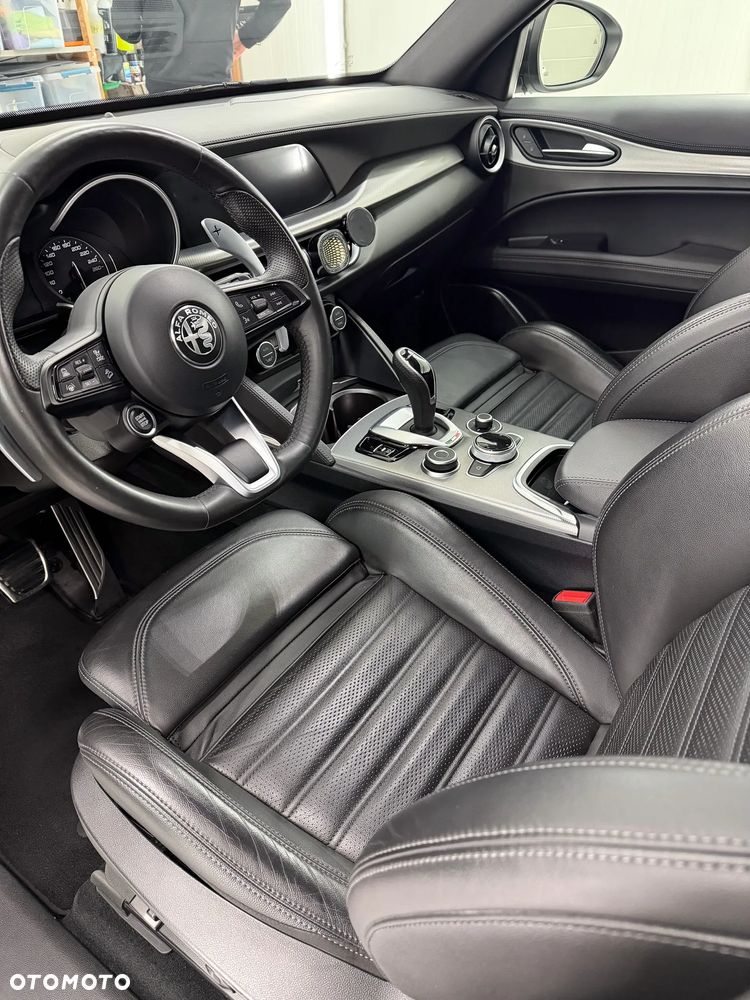 Alfa Romeo Stelvio 2.0 Turbo Veloce Q4 - 12
