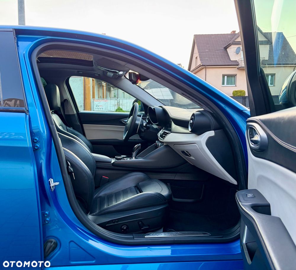 Alfa Romeo Giulia 2.0 Turbo 16V AT8 Veloce - 35