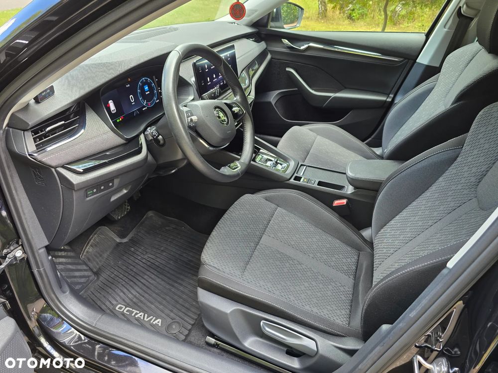 Skoda Octavia 2.0 TDI Style DSG - 9