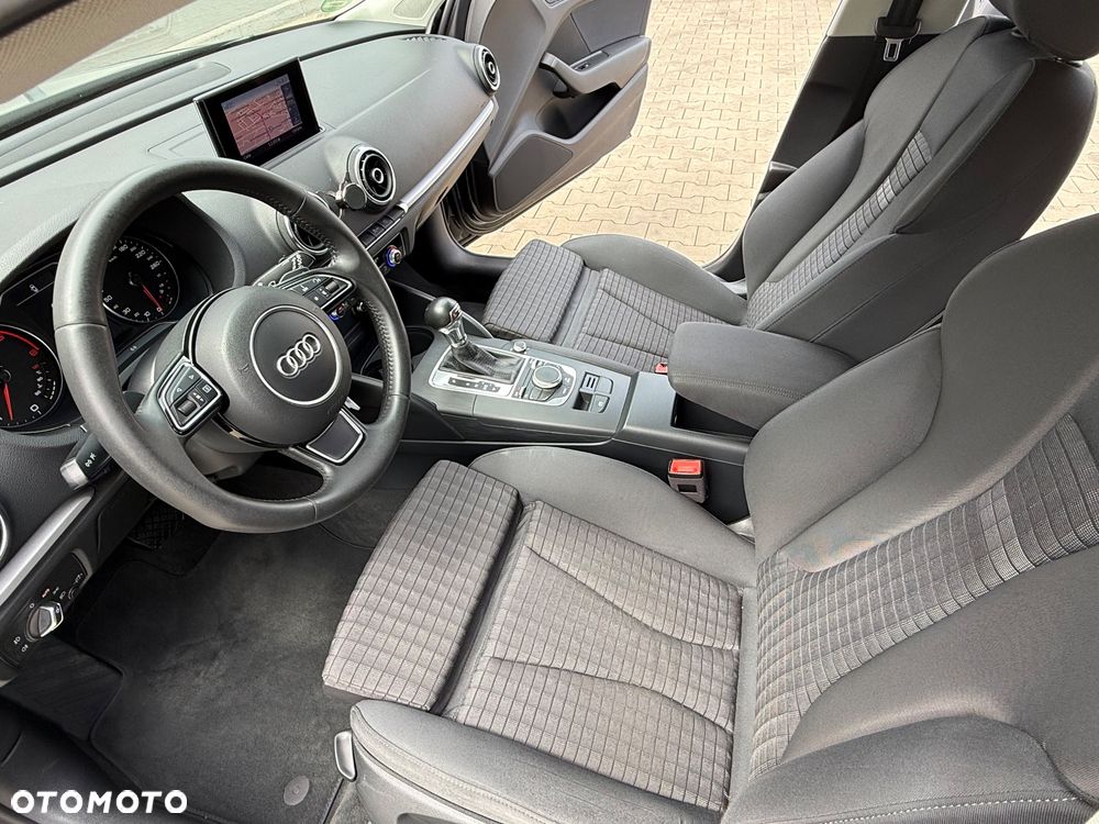 Audi A3 Sportback 2.0 TDI S tronic design - 21