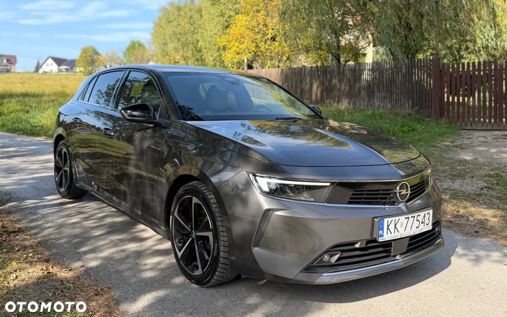 Opel Astra 1.2 T Elegance S&S - 4