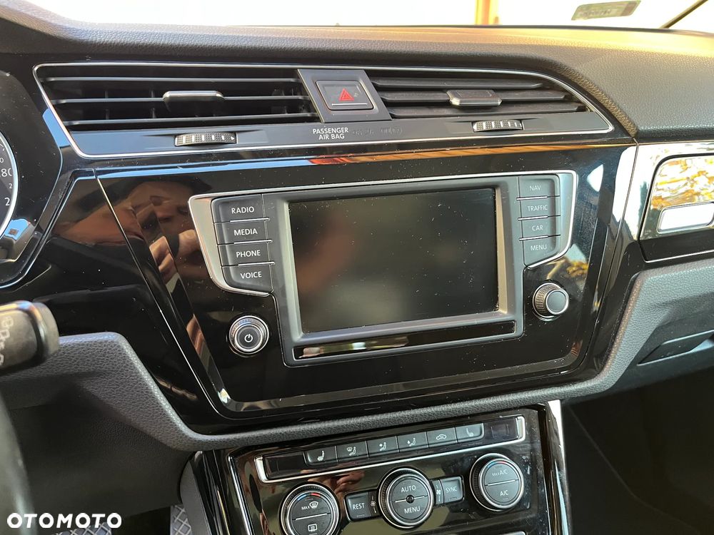 Volkswagen Touran 1.4 TSI BMT Highline DSG - 11