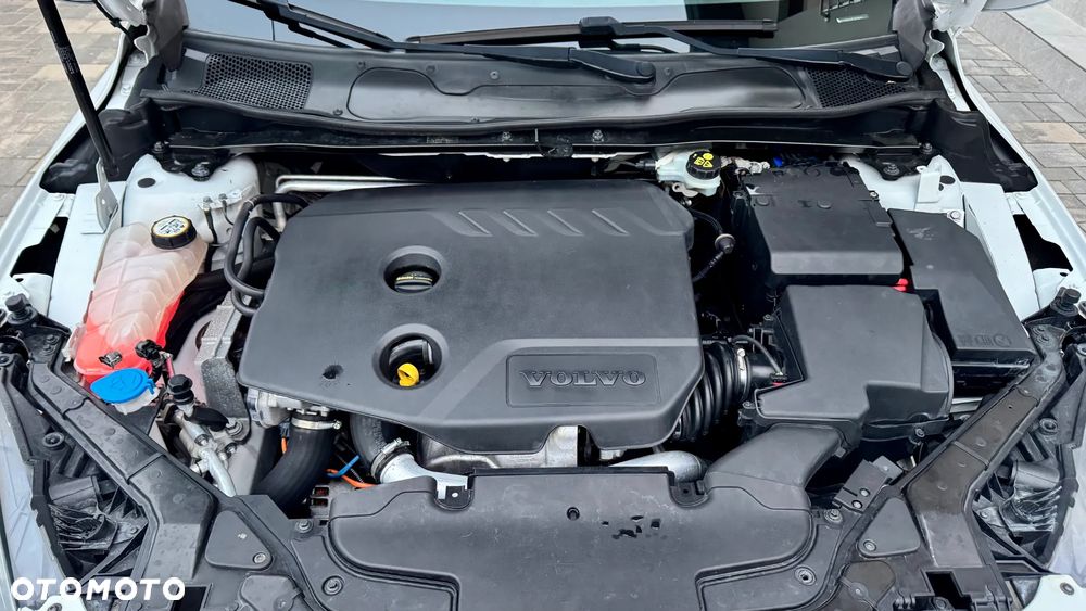 Volvo V40 Cross Country D2 Momentum - 16
