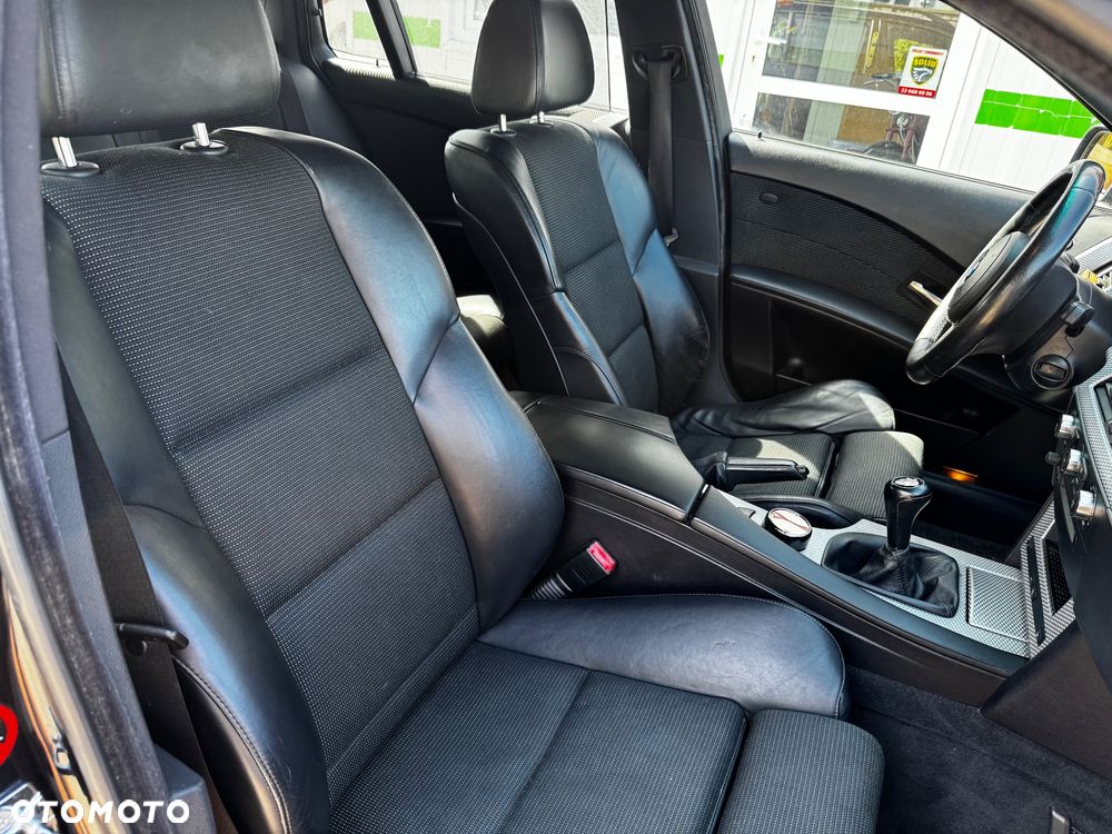 BMW Seria 5 523i Touring - 18