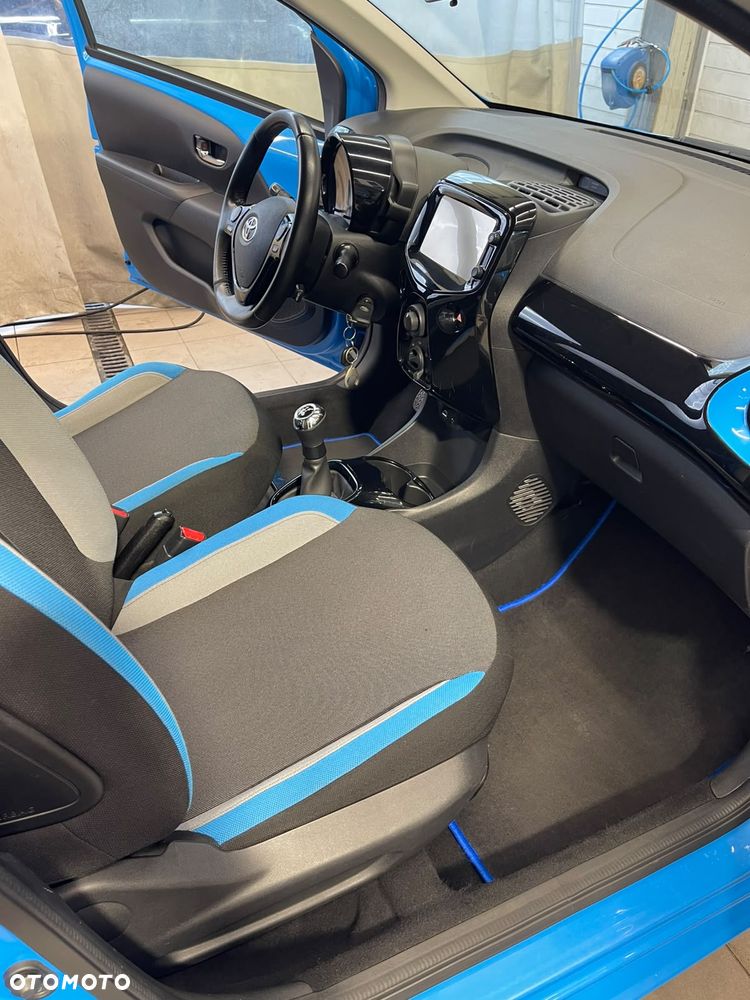 Toyota Aygo x-clusiv - 26