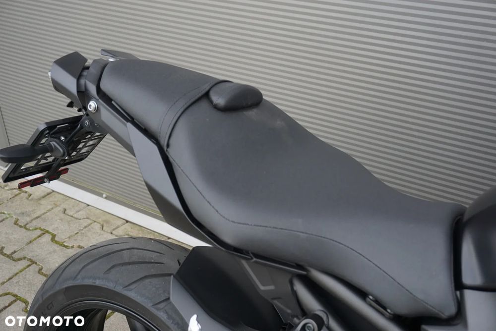 Yamaha MT - 9