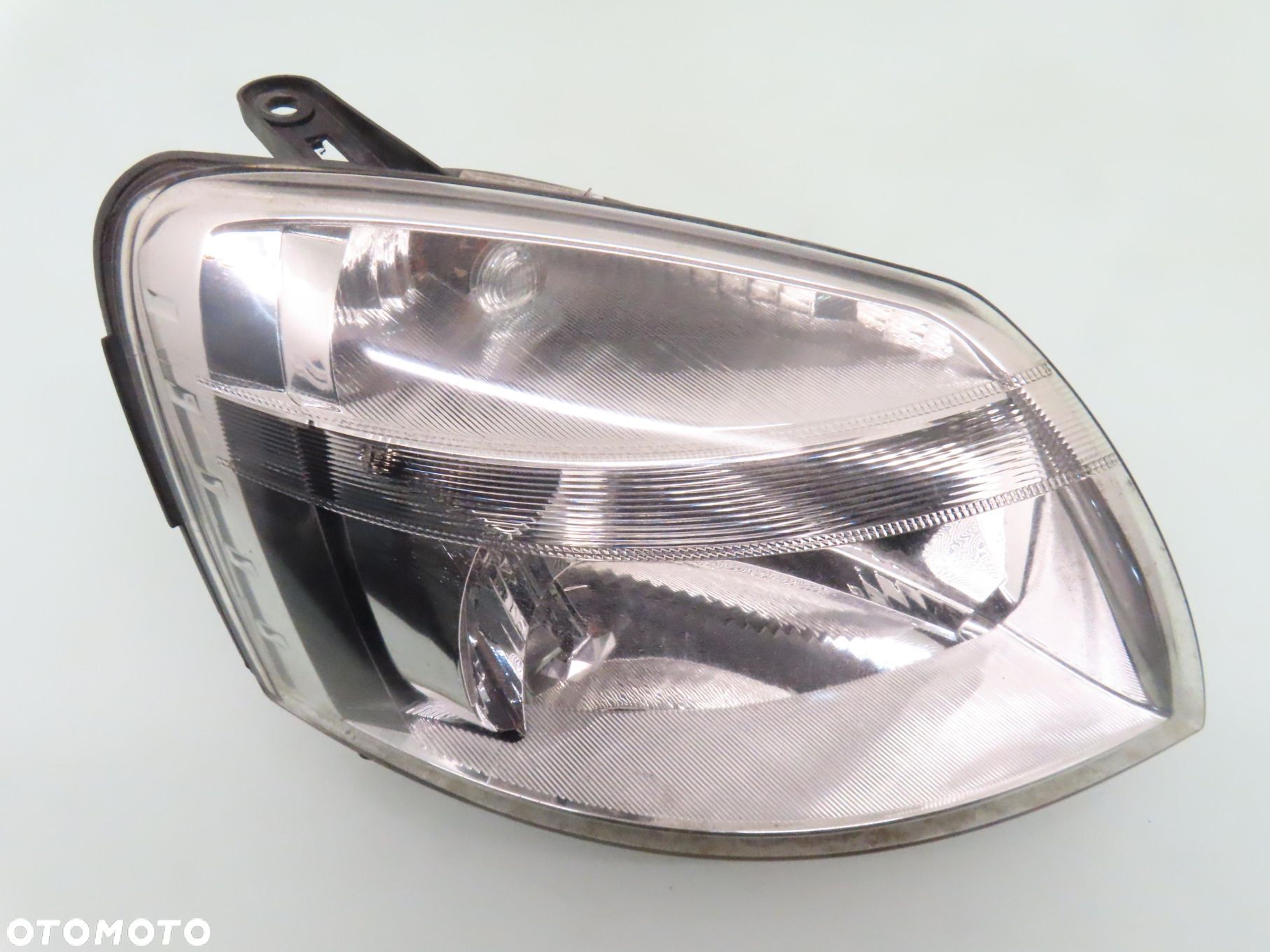 LAMPA PRAWA PRZEDNIA PEUGEOT PARTNER I LIFT 9644150880 - 1