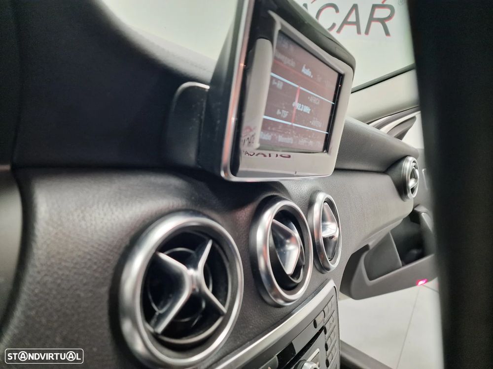 Mercedes-Benz A 180 CDI BE AMG Line - 48