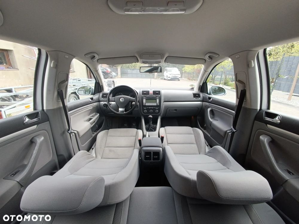 Volkswagen Golf 1.6 FSI United - 17