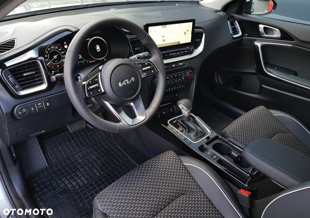 Kia XCeed 1.5 T-GDI Business Line DCT - 12