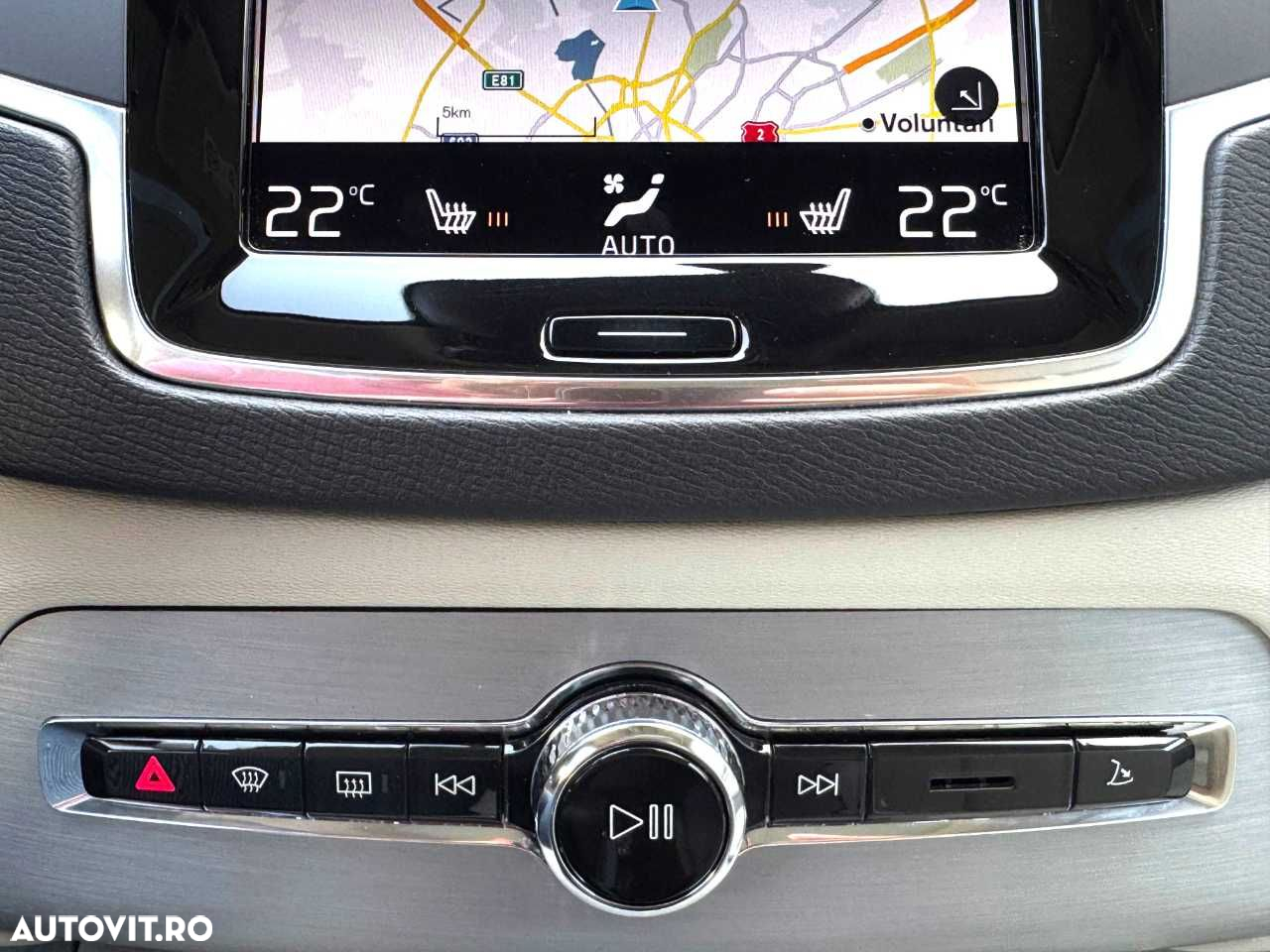 Volvo XC 90 - 21